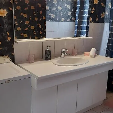 Dom wakacyjny L'opaline, Jolie Maison Avec Jardin 6 Pers,10km Honfleur, Linge Et Internet Inclus *